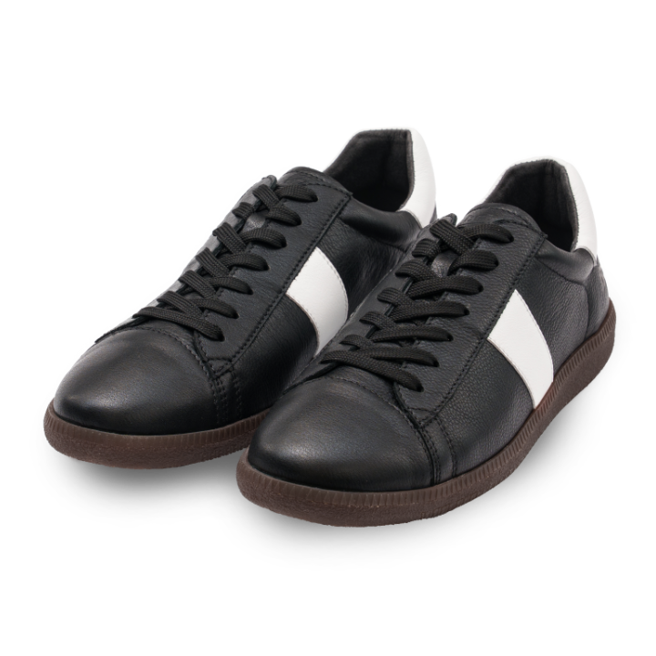 Baťasky 2025 Black and White